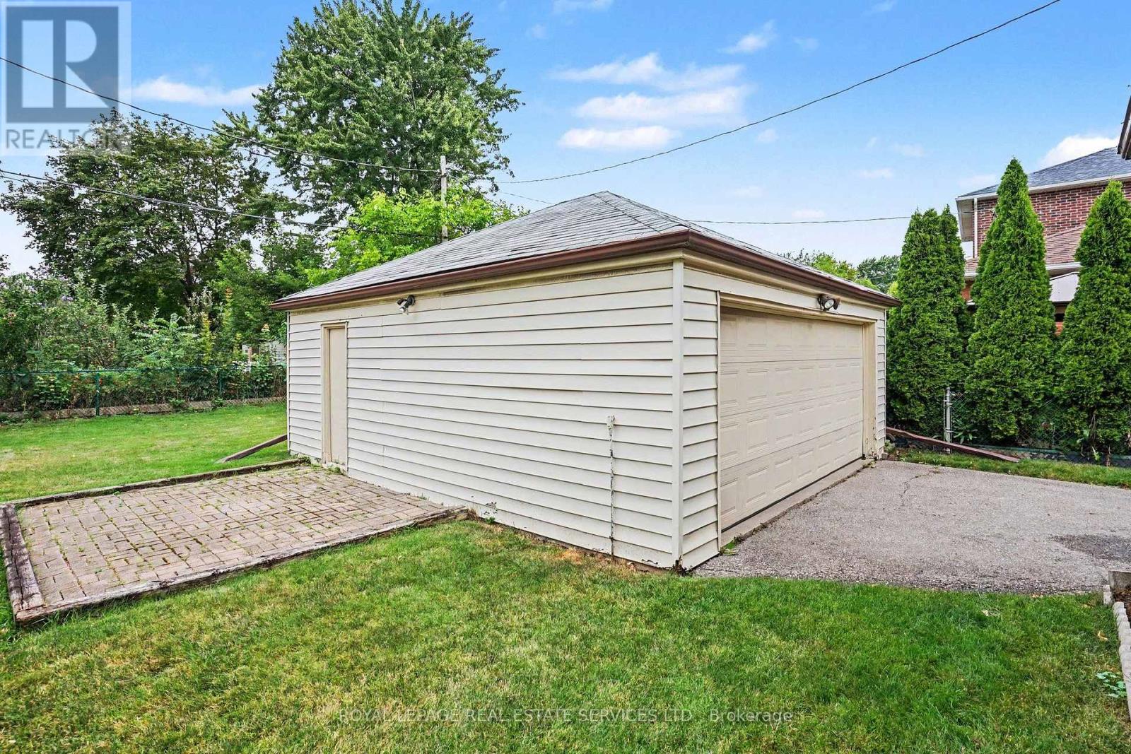 110 Celestine Drive, Toronto, Ontario  M9R 3N9 - Photo 33 - W13714520
