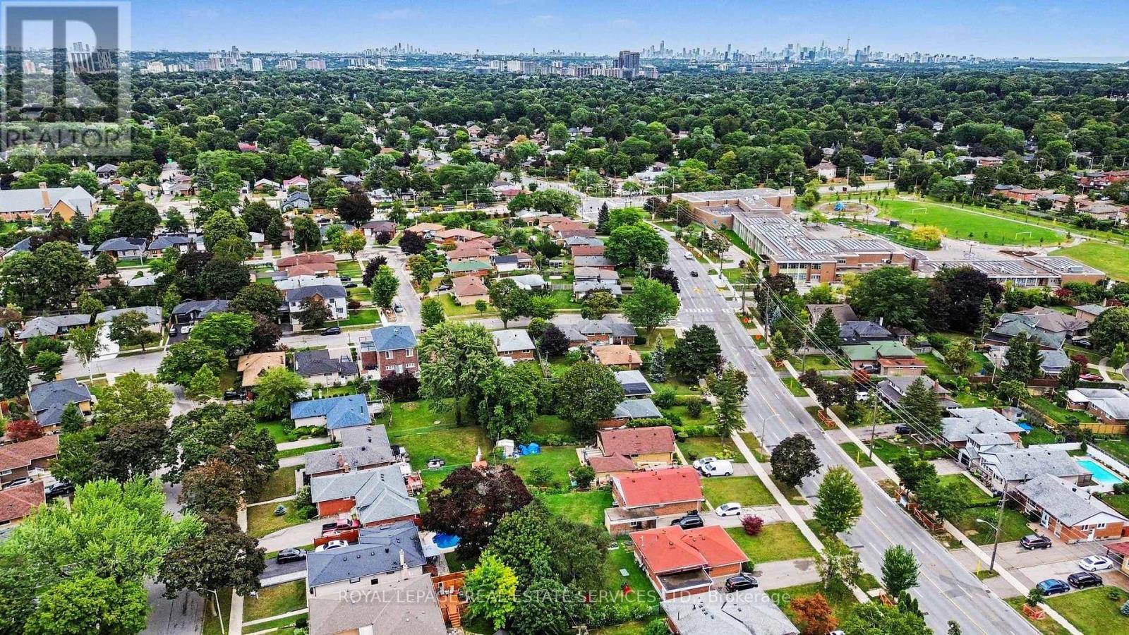 110 Celestine Drive, Toronto, Ontario  M9R 3N9 - Photo 35 - W13714520
