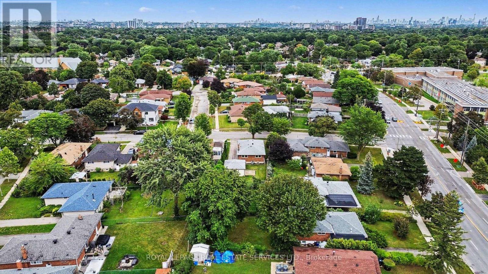 110 Celestine Drive, Toronto, Ontario  M9R 3N9 - Photo 36 - W13714520