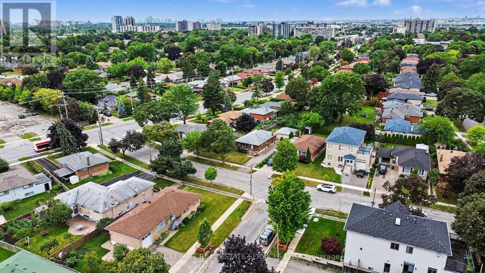 110 Celestine Drive, Toronto, Ontario  M9R 3N9 - Photo 39 - W13714520