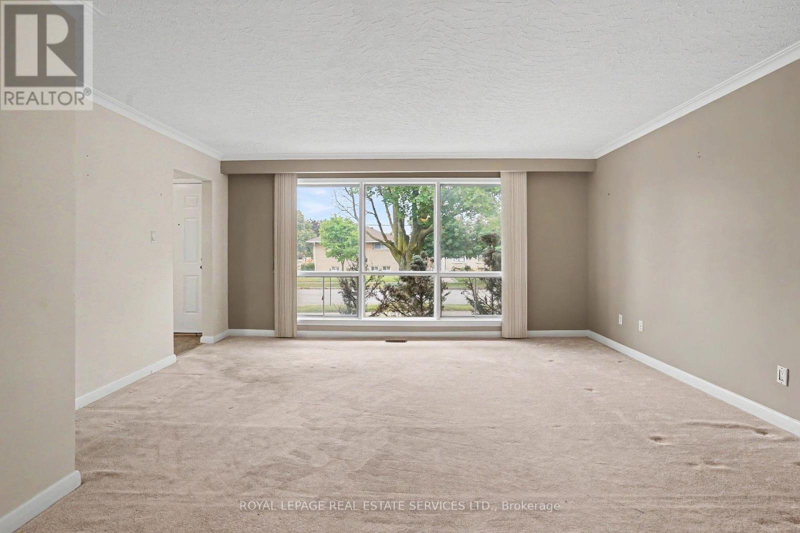 110 Celestine Drive, Toronto, Ontario  M9R 3N9 - Photo 5 - W13714520