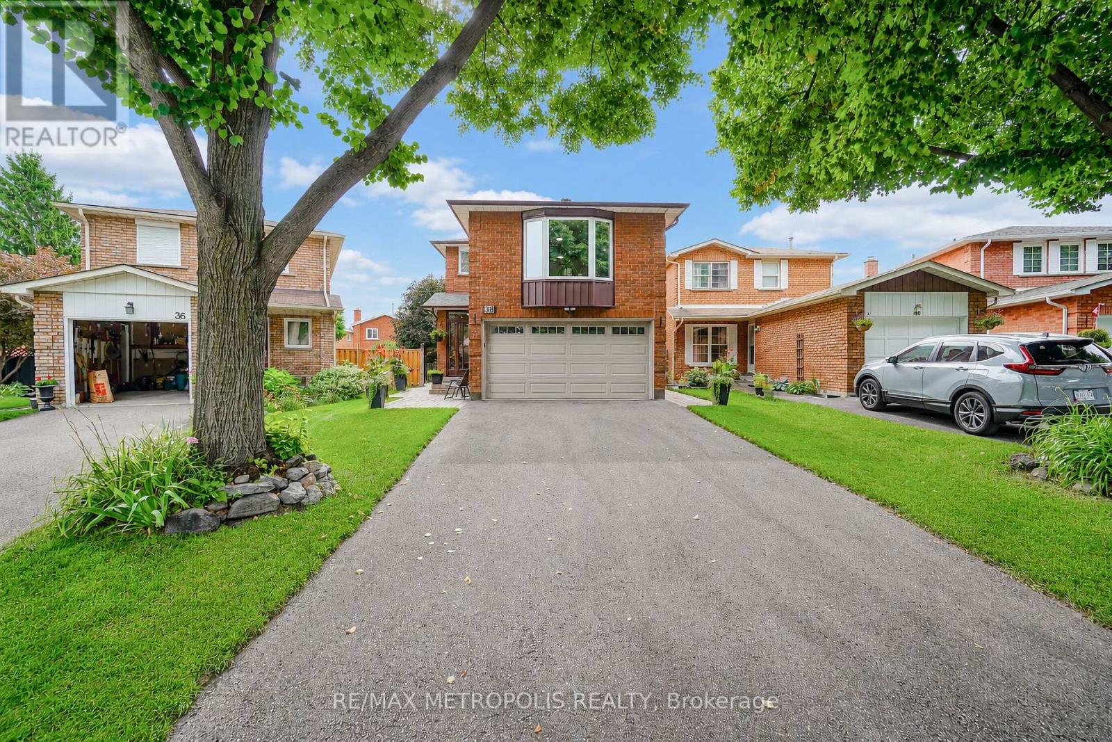 38 Langholm Court, Brampton, Ontario  L6Z 2X9 - Photo 12 - W13714522