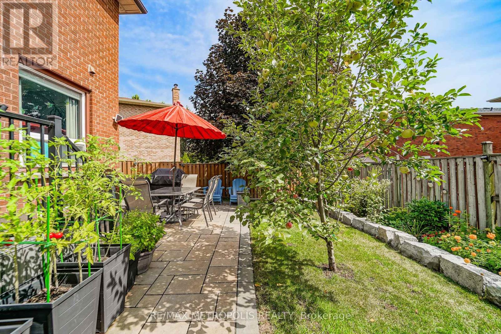 38 Langholm Court, Brampton, Ontario  L6Z 2X9 - Photo 18 - W13714522