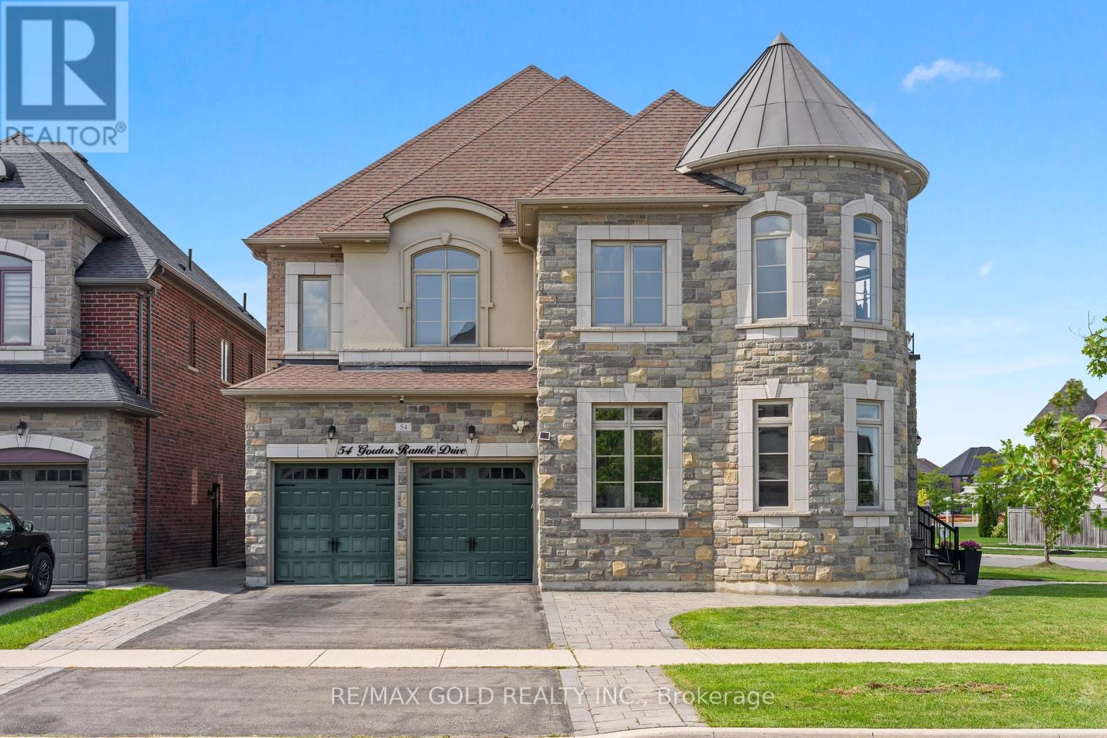 54 Gordon  Randle Drive, Brampton, Ontario  L6P 4H3 - Photo 3 - W13714588