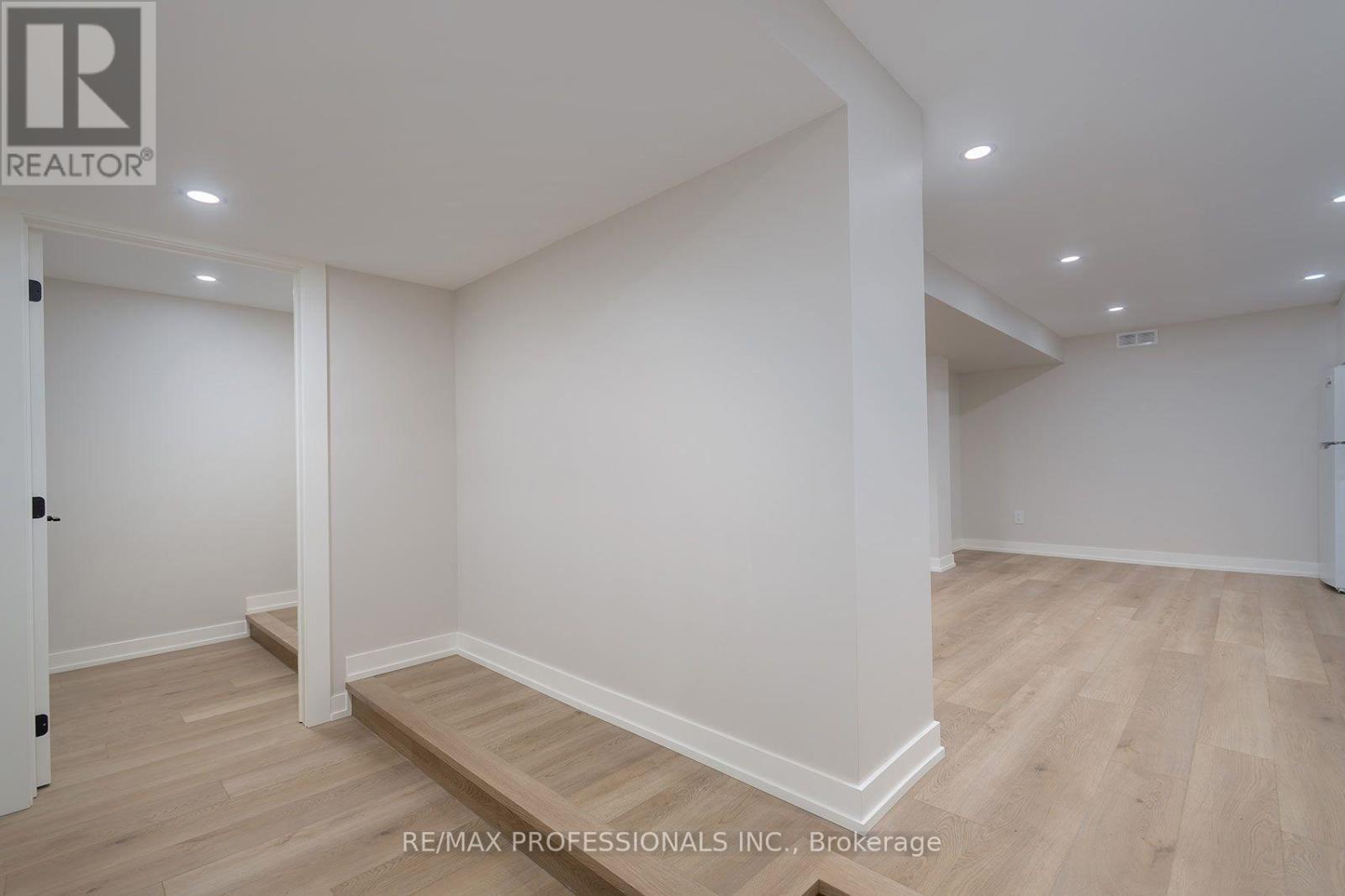57 Enfield Avenue, Toronto, Ontario  M8W 1T6 - Photo 10 - W13714662