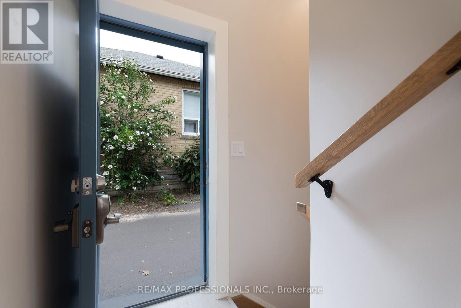 57 Enfield Avenue, Toronto, Ontario  M8W 1T6 - Photo 3 - W13714662
