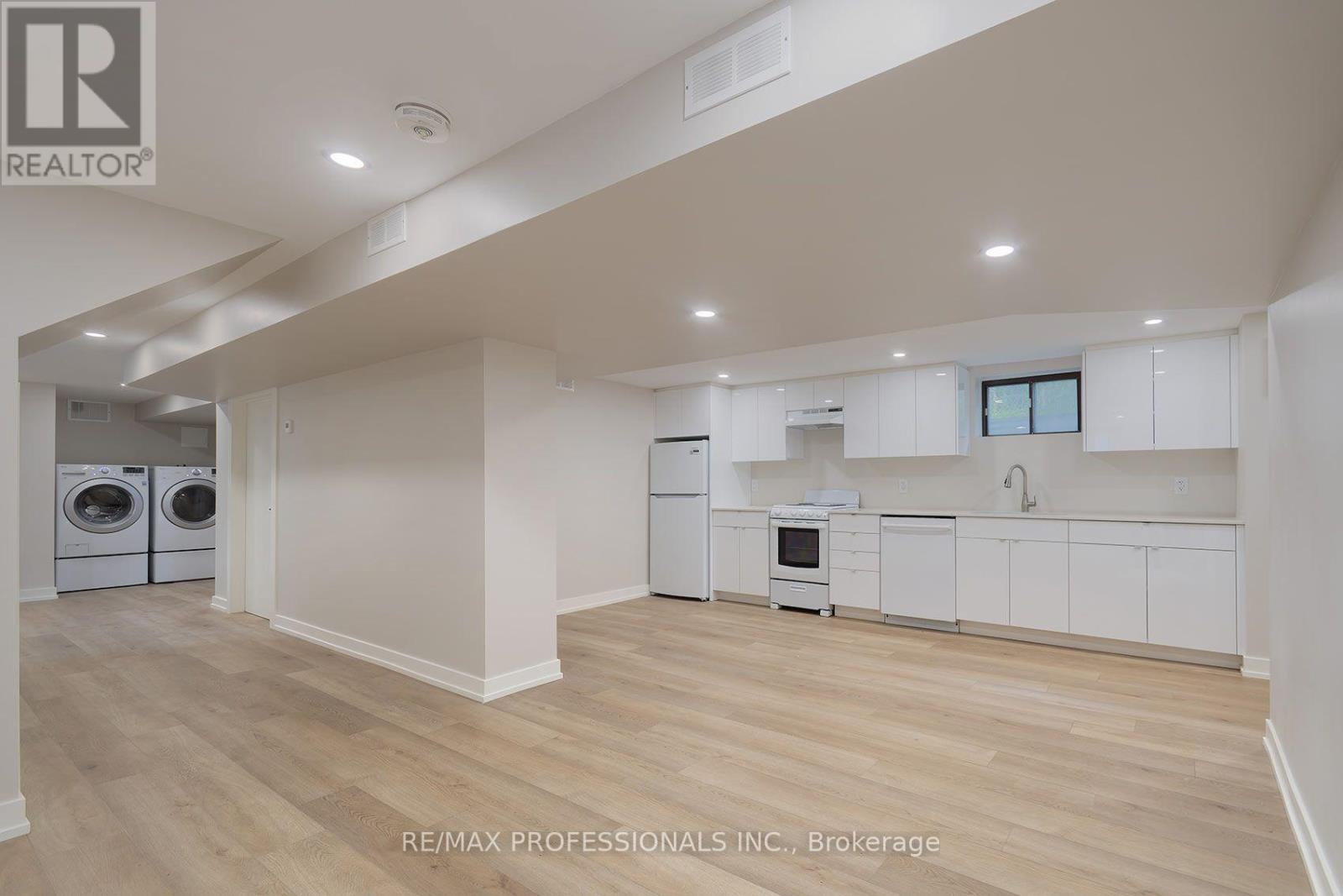 57 Enfield Avenue, Toronto, Ontario  M8W 1T6 - Photo 5 - W13714662