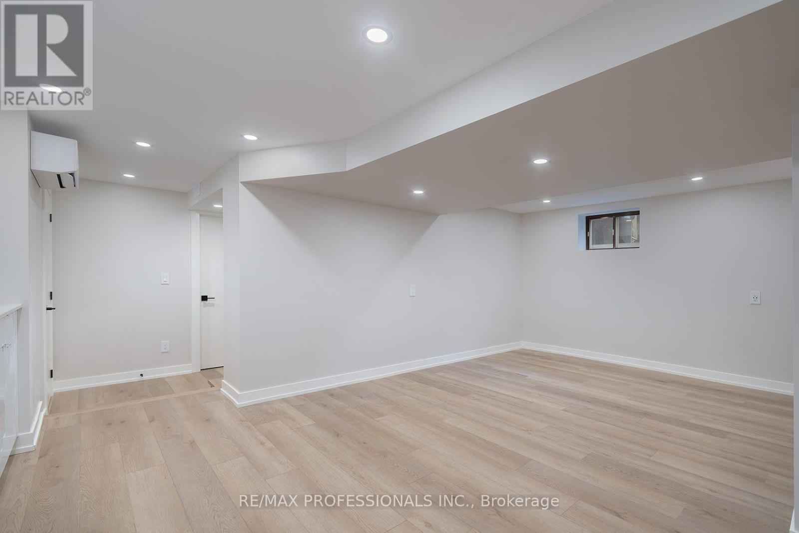 57 Enfield Avenue, Toronto, Ontario  M8W 1T6 - Photo 6 - W13714662