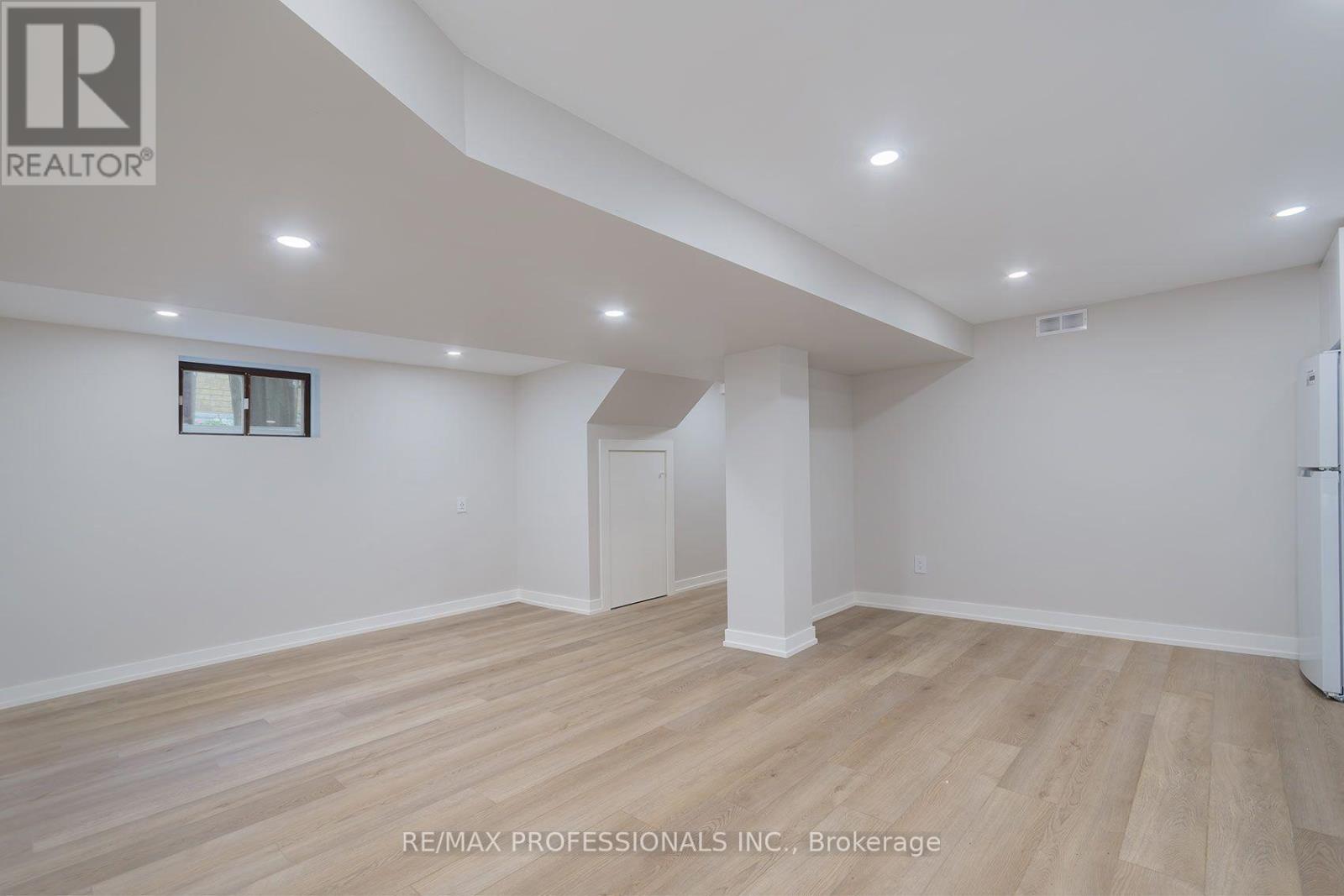 57 Enfield Avenue, Toronto, Ontario  M8W 1T6 - Photo 7 - W13714662