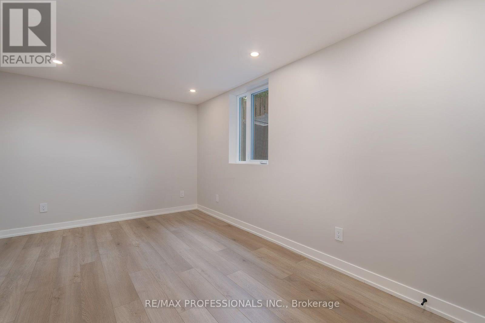57 Enfield Avenue, Toronto, Ontario  M8W 1T6 - Photo 8 - W13714662