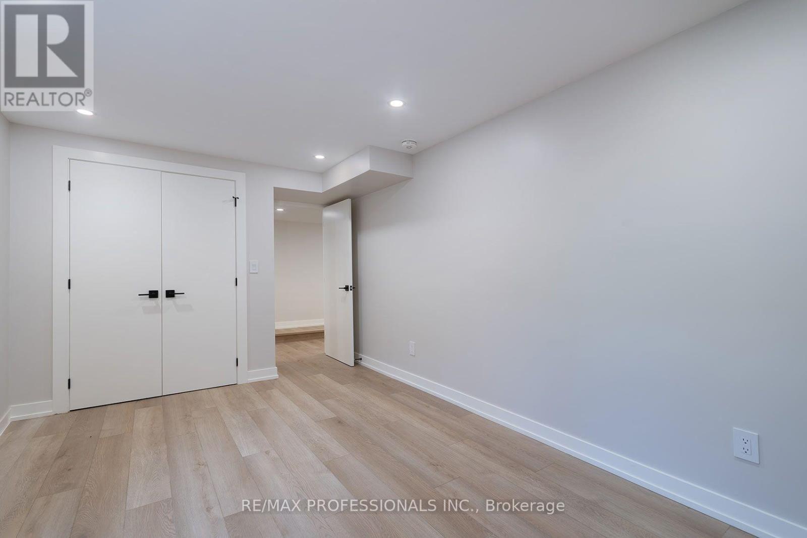 57 Enfield Avenue, Toronto, Ontario  M8W 1T6 - Photo 9 - W13714662