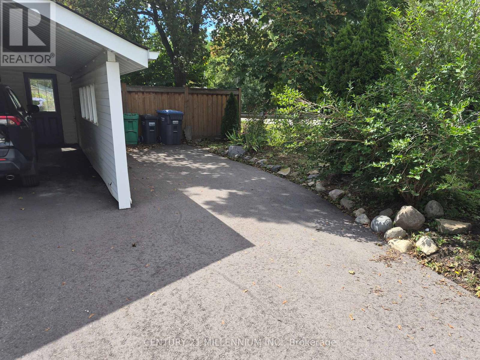 40 Meadowland Drive, Brampton, Ontario  L6W 2R4 - Photo 3 - W13714692