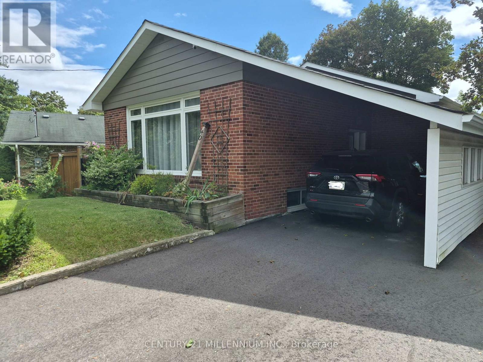 40 Meadowland Drive, Brampton, Ontario  L6W 2R4 - Photo 4 - W13714692