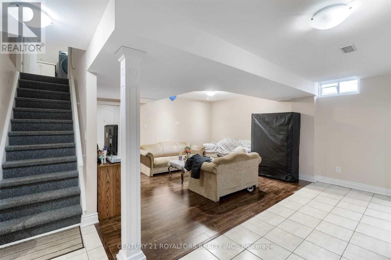 Bsmt - 341 Sunny Meadow Boulevard, Brampton, Ontario  L6R 0E9 - Photo 2 - W13714696