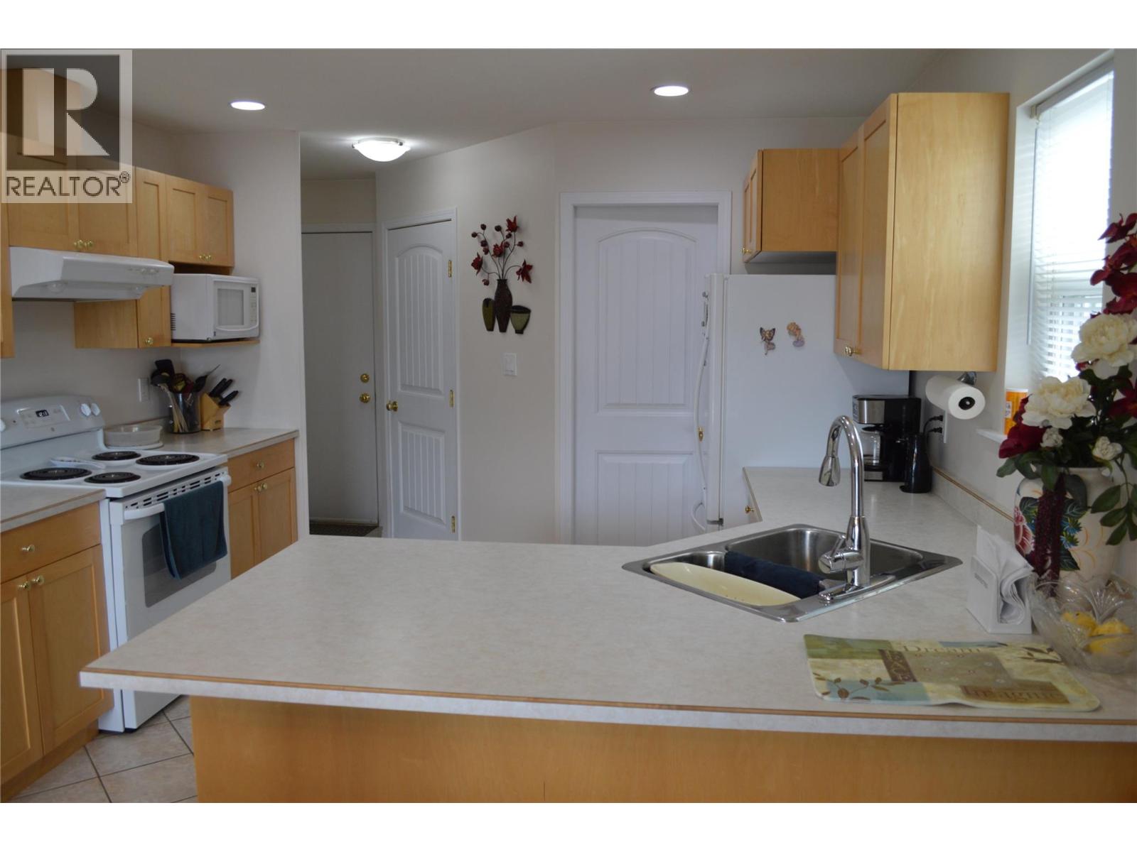 2135 Brycen Place, Grand Forks, British Columbia  V0H 1H0 - Photo 17 - 10389780