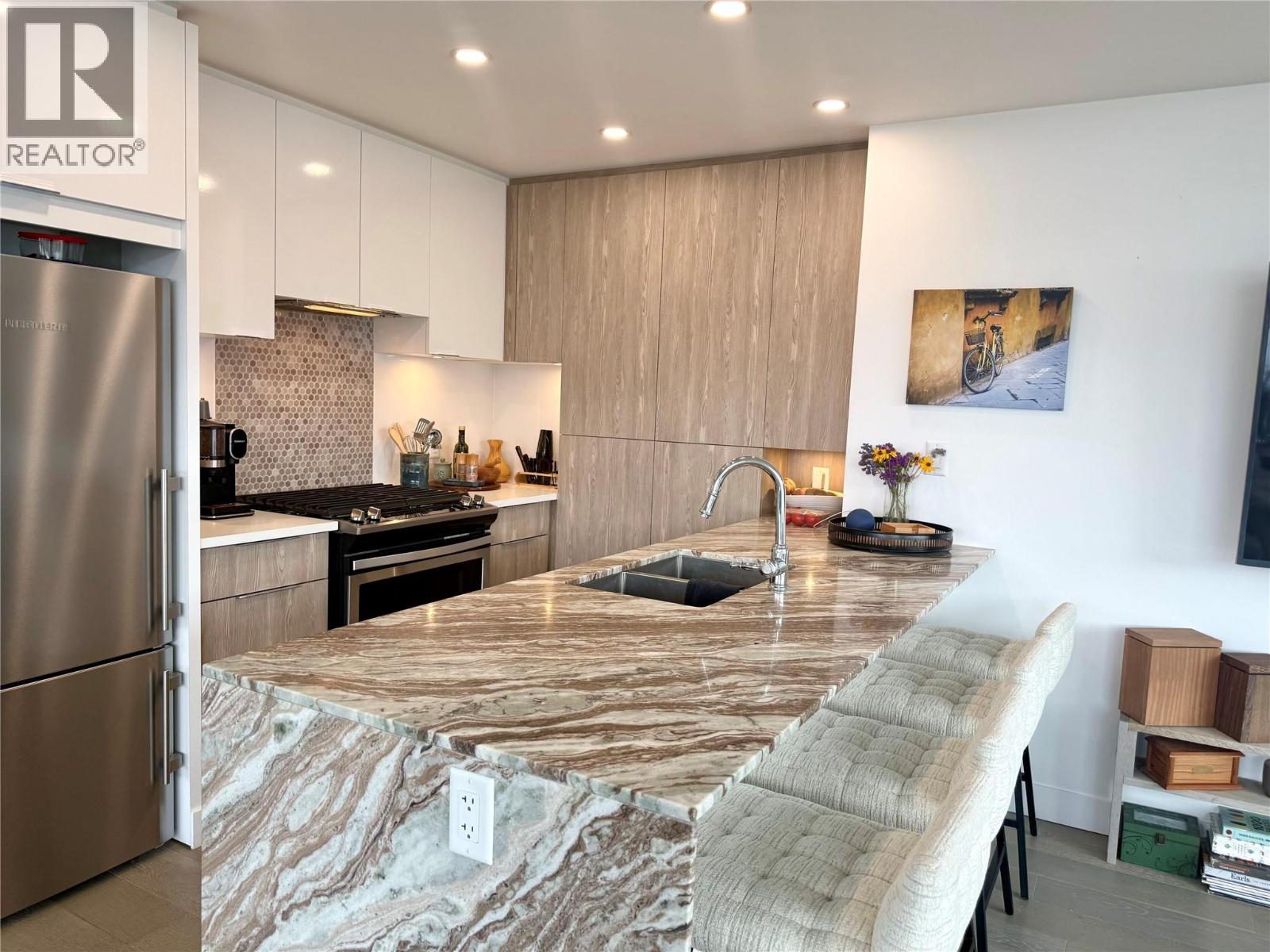1151 Sunset Drive Unit# 1702, Kelowna, British Columbia  V1Y 0G2 - Photo 3 - 10398614