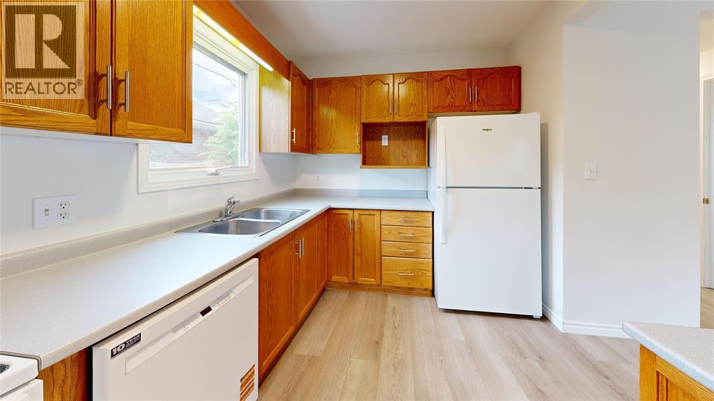 266 London Road, Sarnia, Ontario  N7T 4V8 - Photo 7 - 26020289