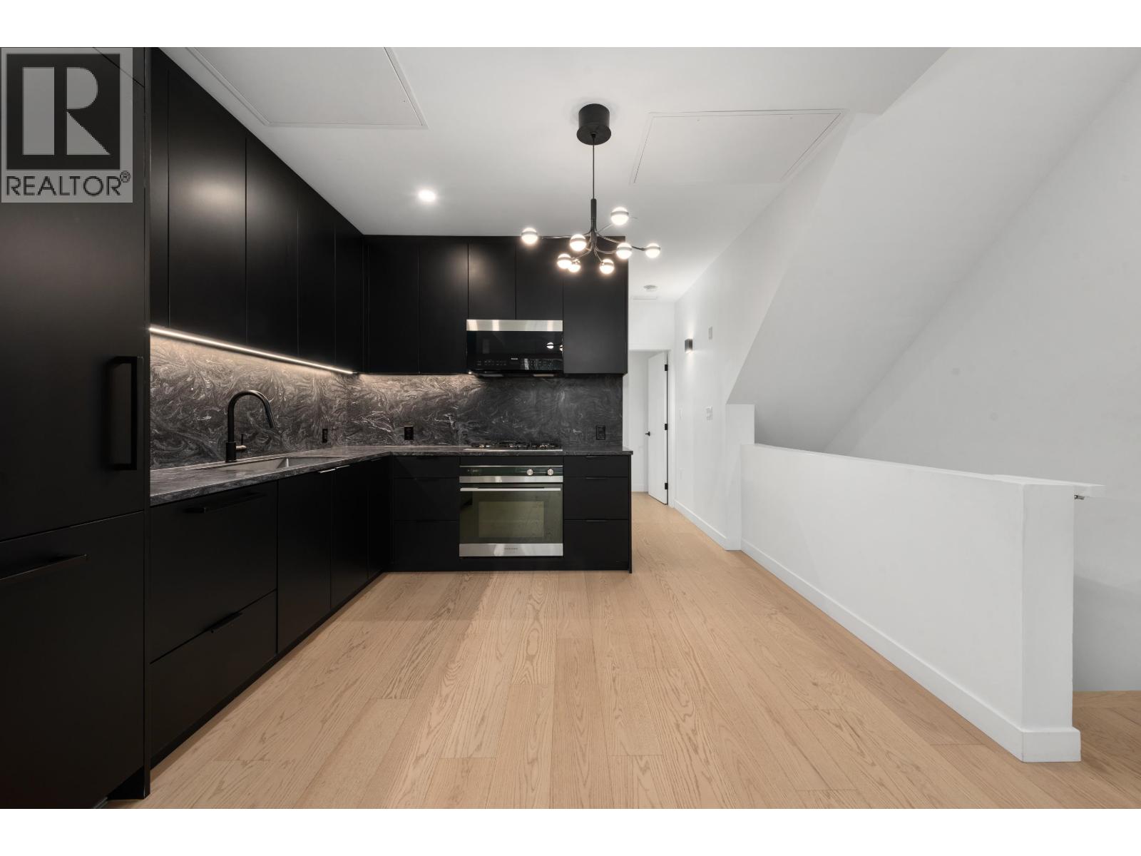 122 650 E 2nd Street, North Vancouver, British Columbia  V7L 1E3 - Photo 12 - R3137491