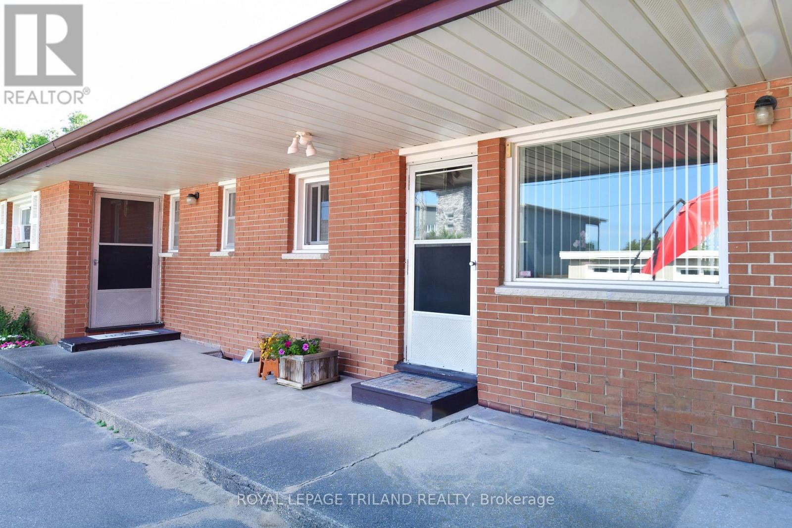 27 Hill Street, Lambton Shores, Ontario  N0M 1T0 - Photo 6 - X13714772