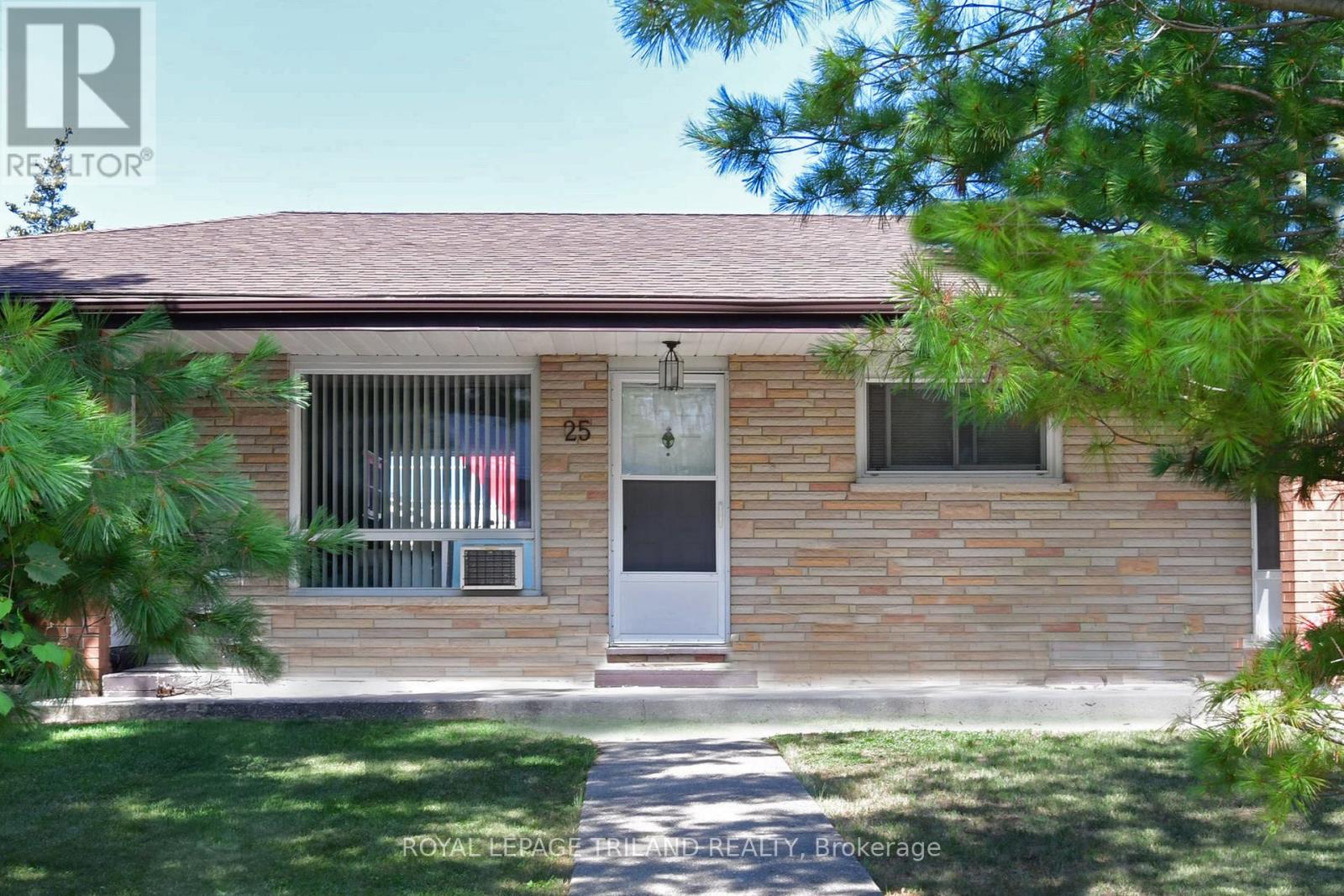 27 Hill Street, Lambton Shores, Ontario  N0M 1T0 - Photo 9 - X13714772