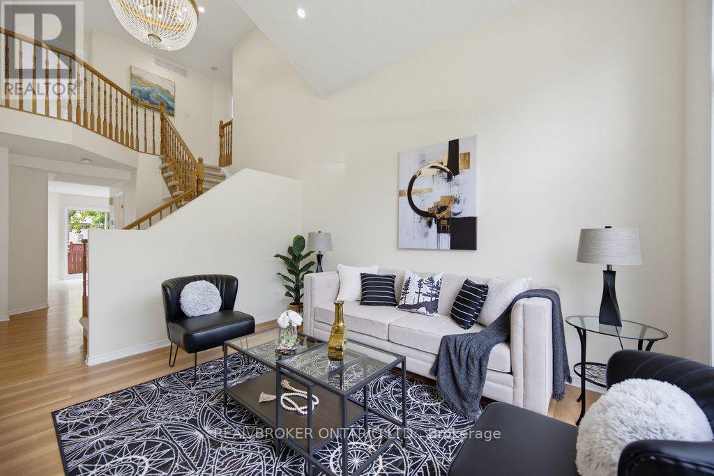 2000 Oakbrook Circle, Ottawa, Ontario  K1W 1H4 - Photo 5 - X13714770