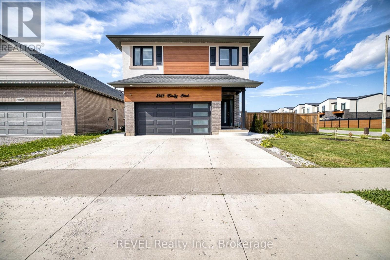 8961 Emily Boulevard, Niagara Falls, Ontario  L2H 3T1 - Photo 2 - X13714738