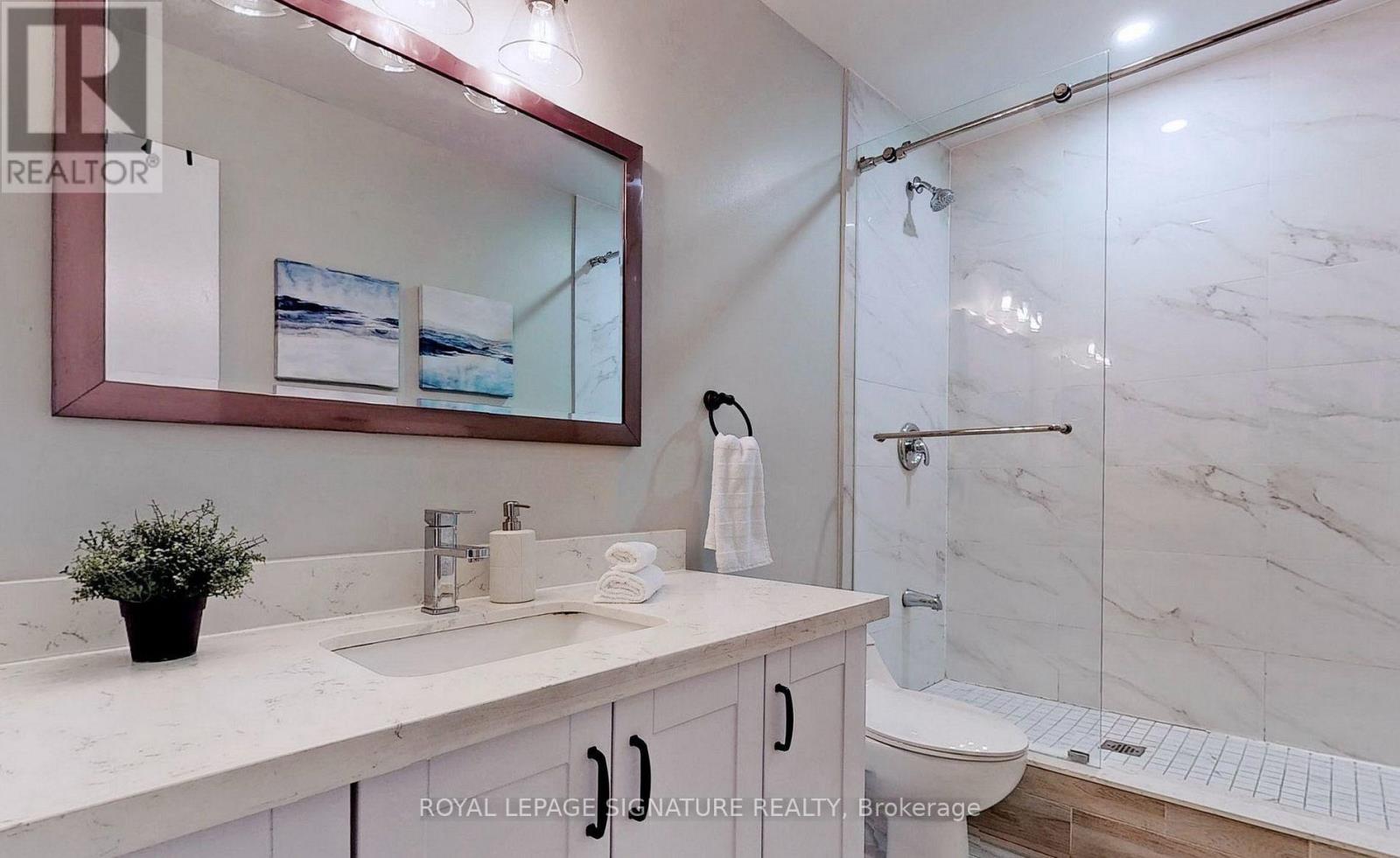 A - 61 Cameron Street, Toronto, Ontario  M5T 2H1 - Photo 11 - C13714854