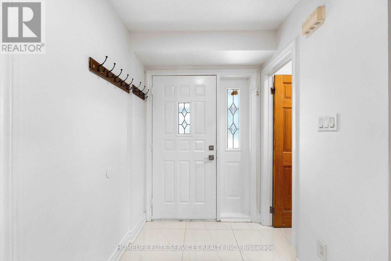 44 Greenhedges Court, Toronto, Ontario  M1B 1T2 - Photo 9 - E13714750