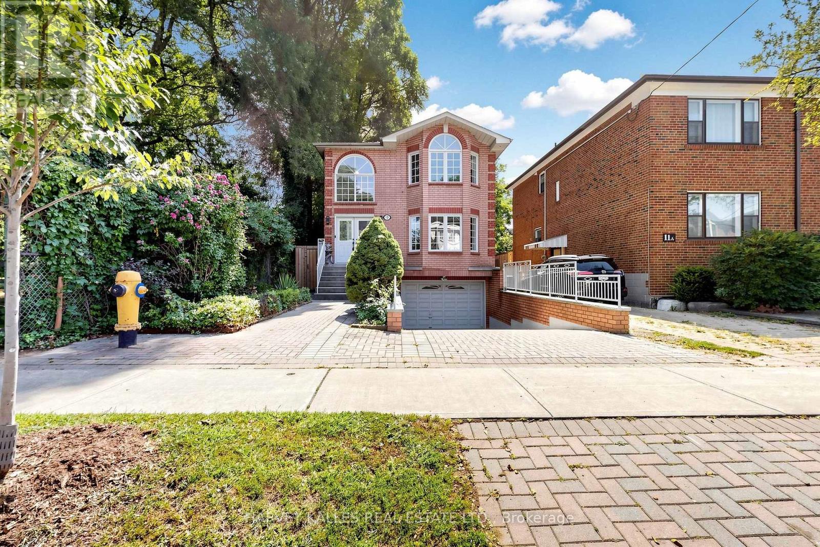 15 Woodville Avenue, Toronto, Ontario  M4K 2J5 - Photo 1 - E13714840