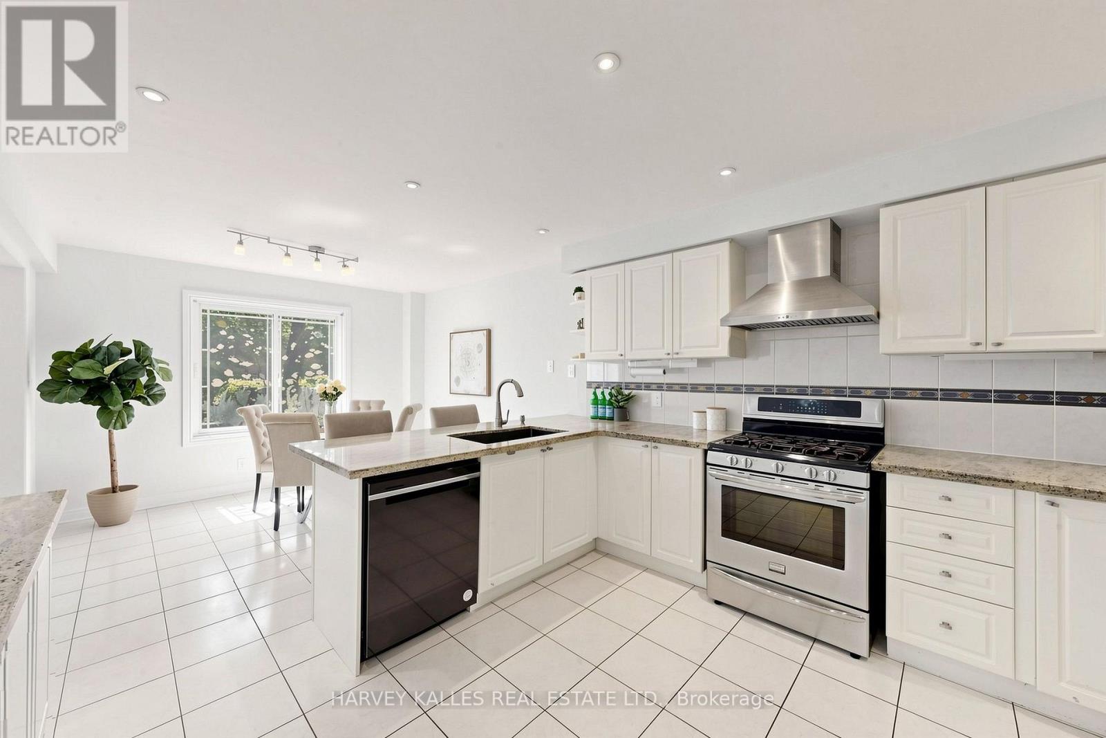 15 Woodville Avenue, Toronto, Ontario  M4K 2J5 - Photo 13 - E13714840