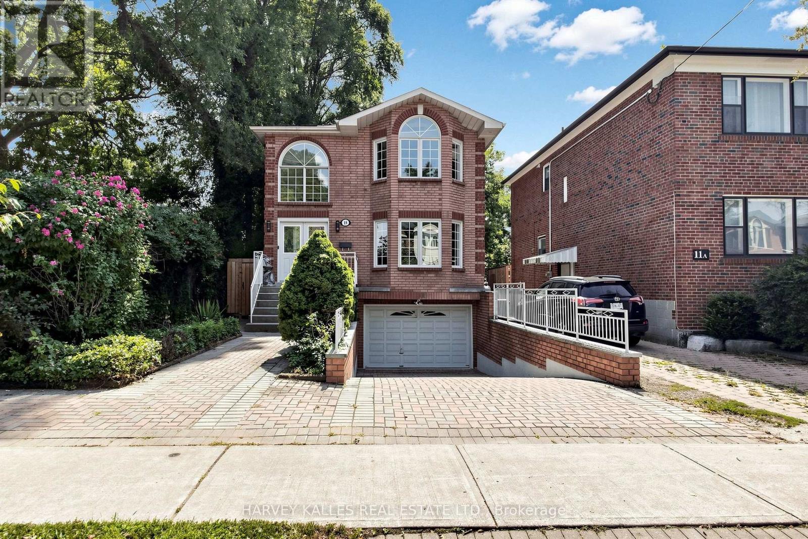 15 Woodville Avenue, Toronto, Ontario  M4K 2J5 - Photo 2 - E13714840