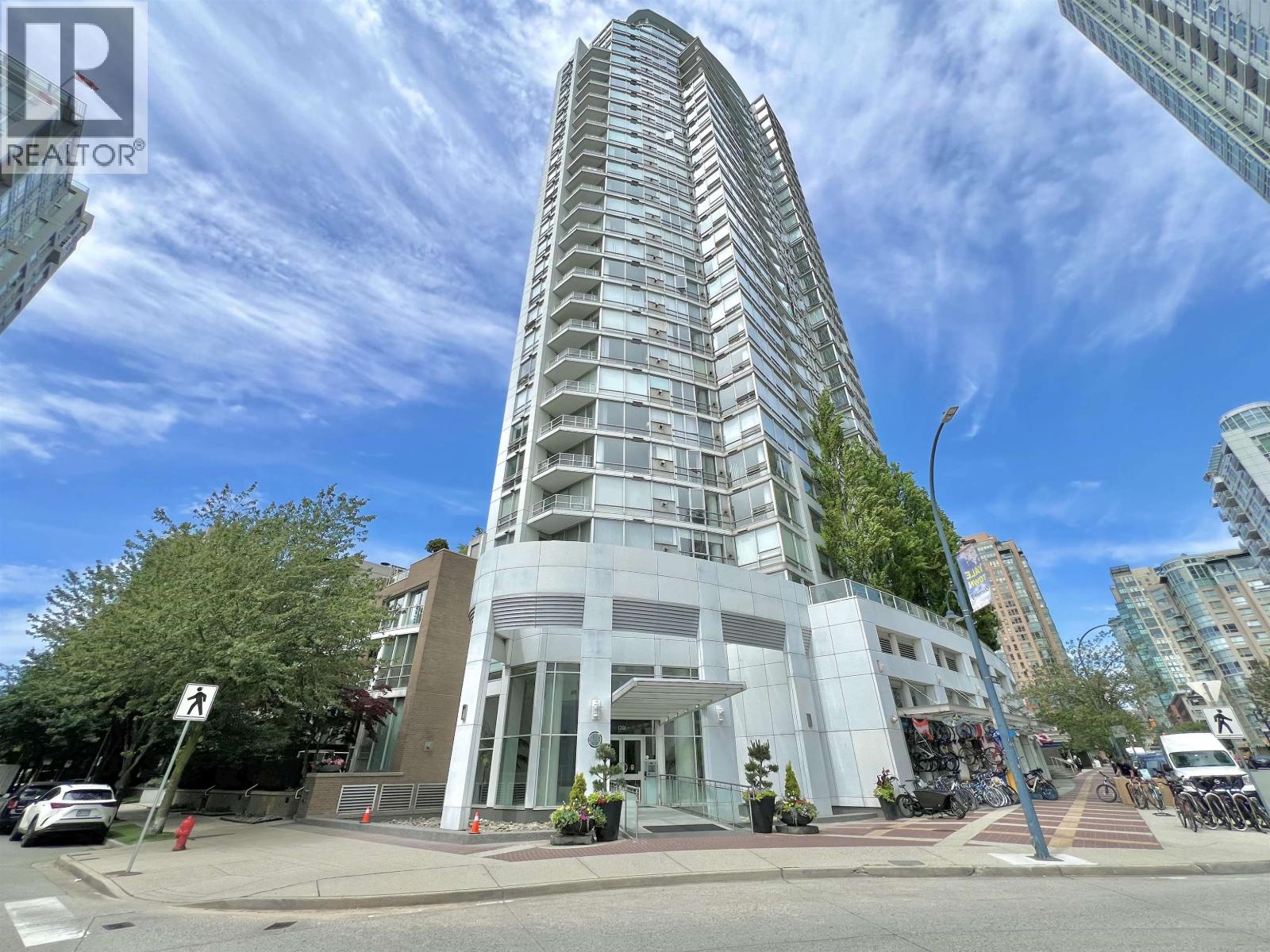 1002 1201 MARINASIDE CRESCENT, Vancouver, British Columbia