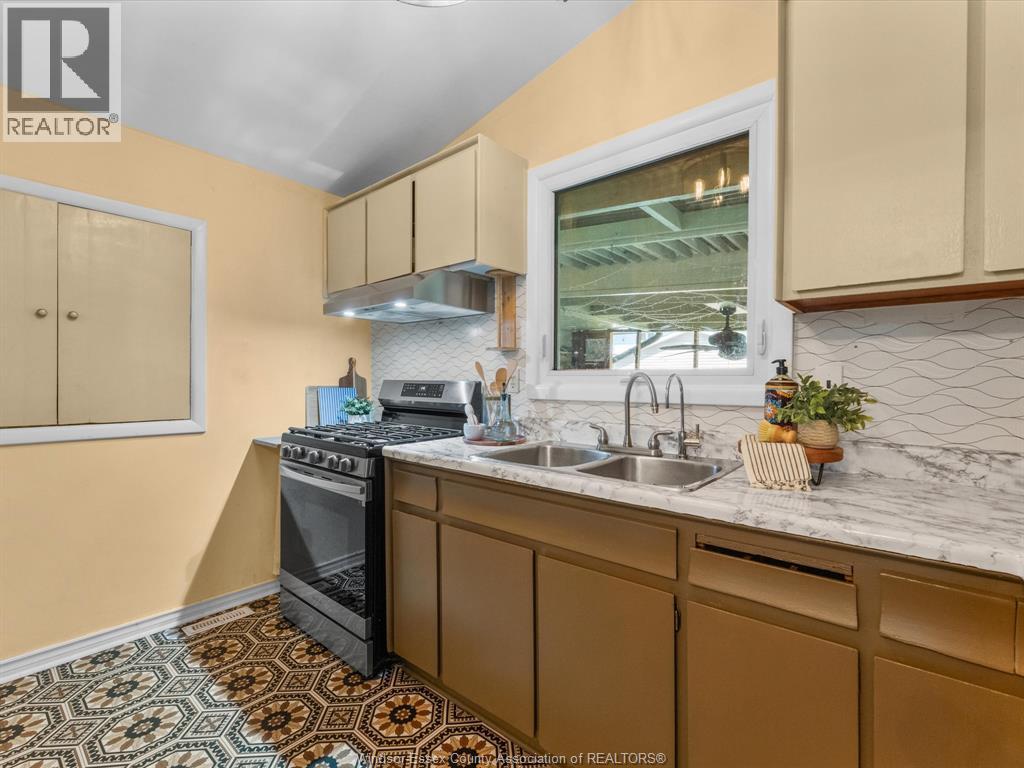 3694 Askin, Windsor, Ontario  N9E 3J9 - Photo 14 - 26020874