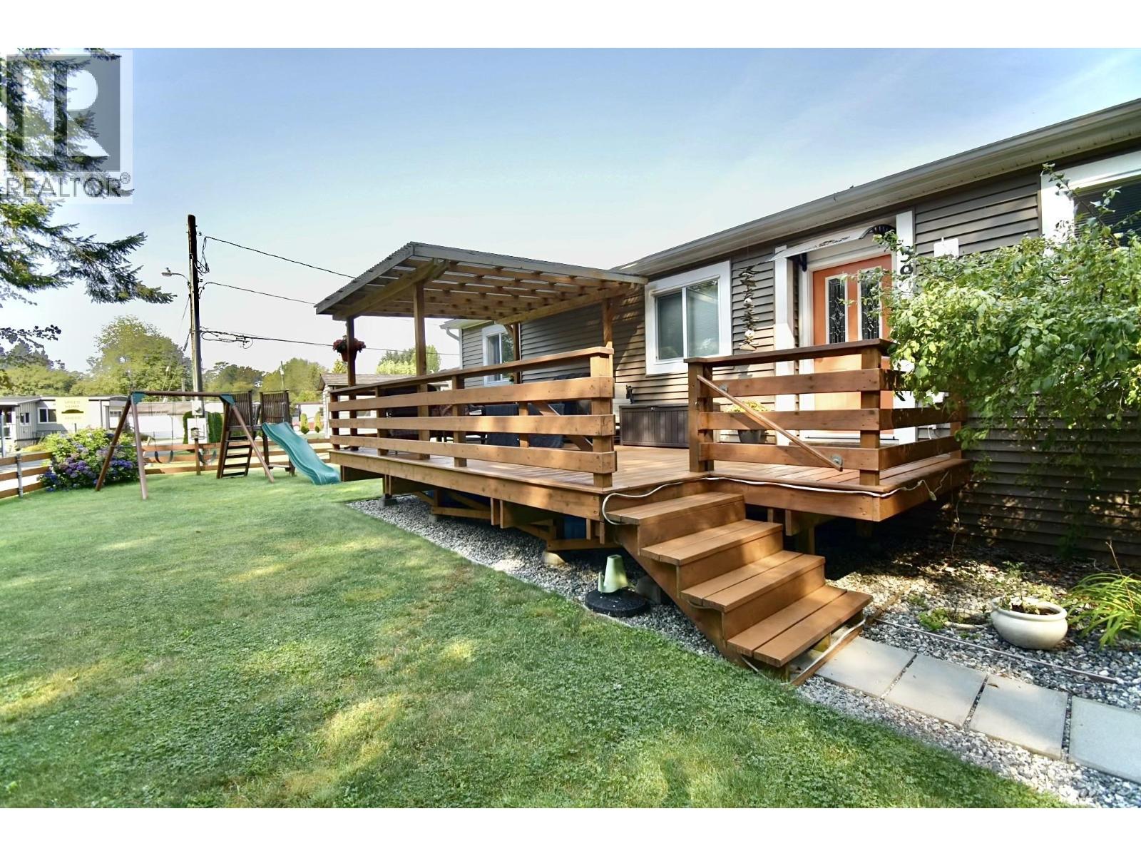 39 1413 SUNSHINE COAST HIGHWAY, Gibsons, British Columbia