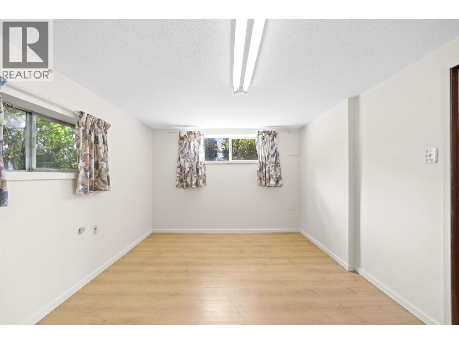 942 Nanaimo Street, Vancouver, British Columbia  V5L 4S9 - Photo 15 - R3159012