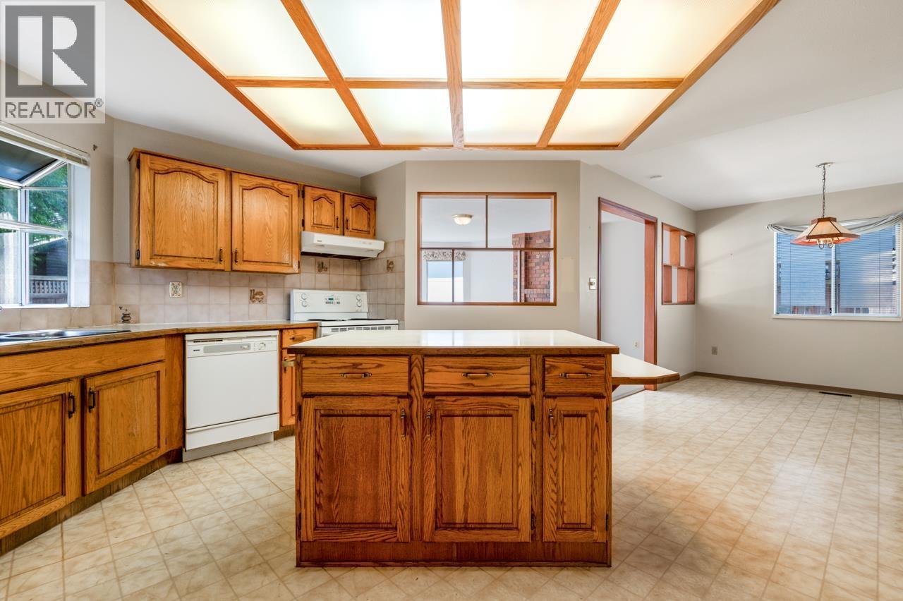5811 Pearl Court, Richmond, British Columbia V7C 5E5 - Photo 10 - R3159013