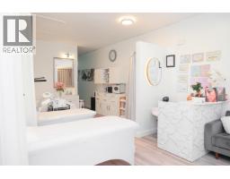 1892 KINGSWAY, Vancouver, British Columbia
