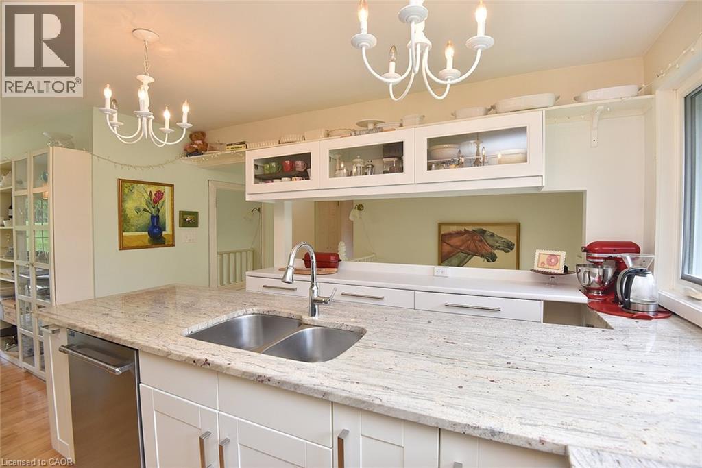 843 Governor's Road, Dundas, Ontario  L9H 5E3 - Photo 12 - 40858195
