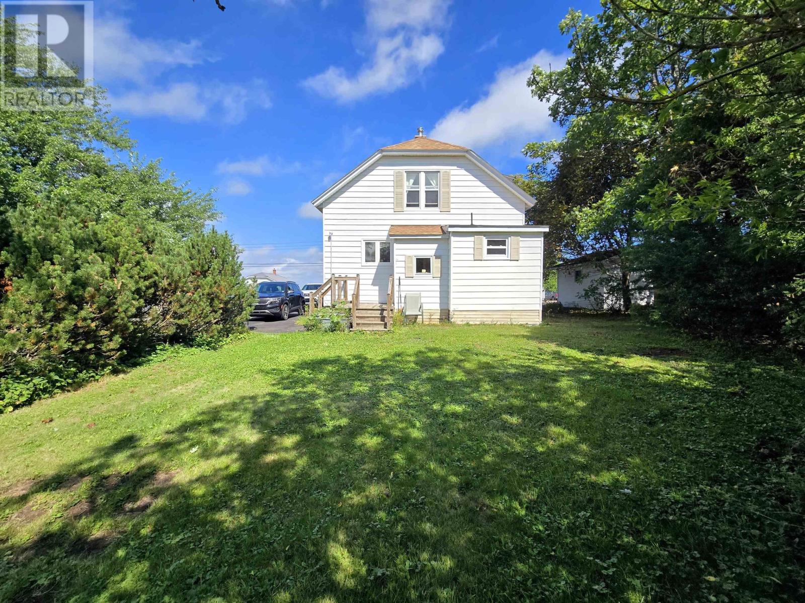 35 Maple Street, Springhill, Nova Scotia  B0M 1X0 - Photo 2 - 202621539