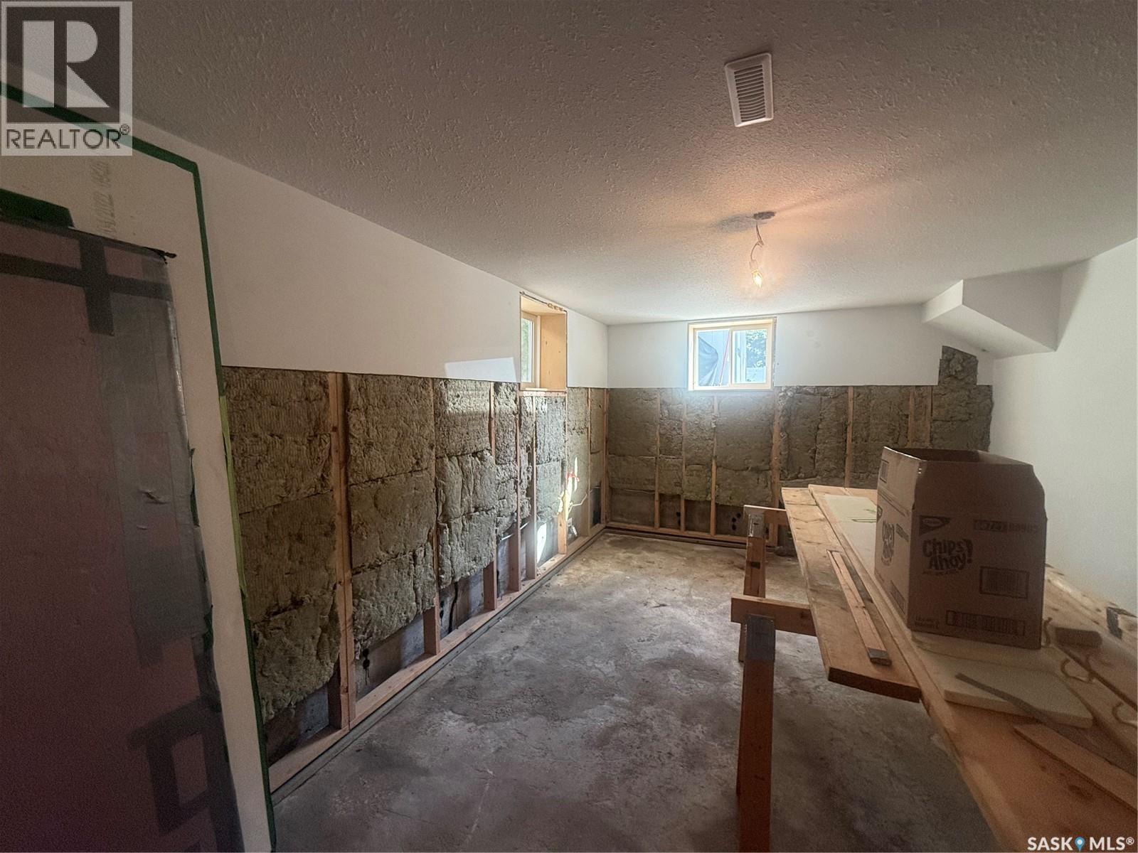 411 5th Avenue W, Assiniboia, Saskatchewan  S0H 0B0 - Photo 17 - SK046638