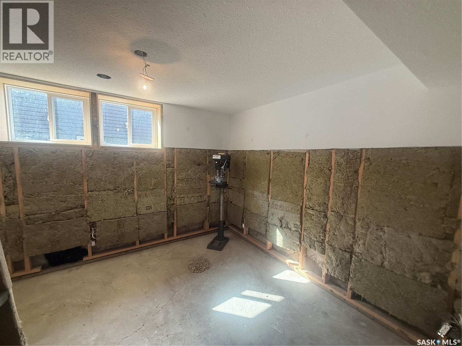 411 5th Avenue W, Assiniboia, Saskatchewan  S0H 0B0 - Photo 18 - SK046638
