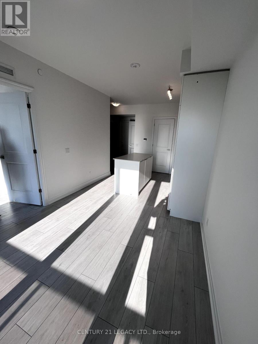 1905 - 30 Elm Drive, Mississauga, Ontario  L5B 0N6 - Photo 3 - W13714726