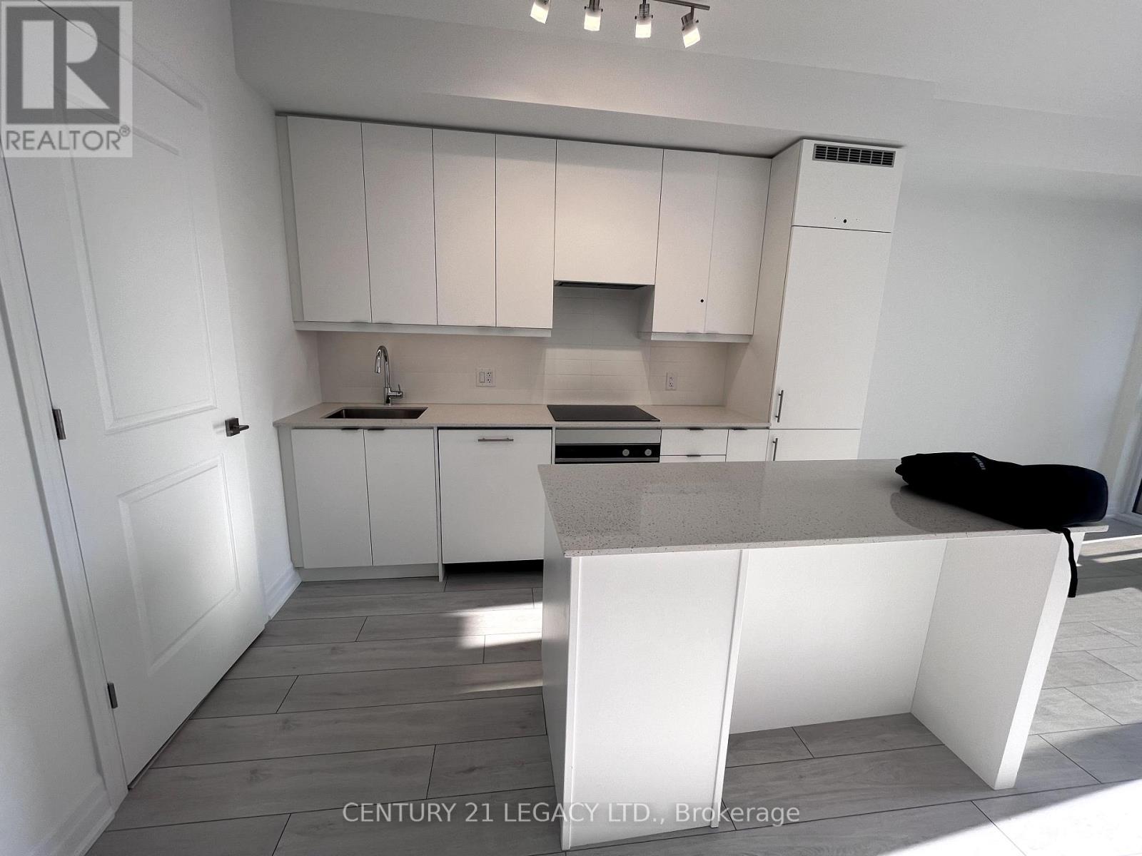 1905 - 30 Elm Drive, Mississauga, Ontario  L5B 0N6 - Photo 6 - W13714726