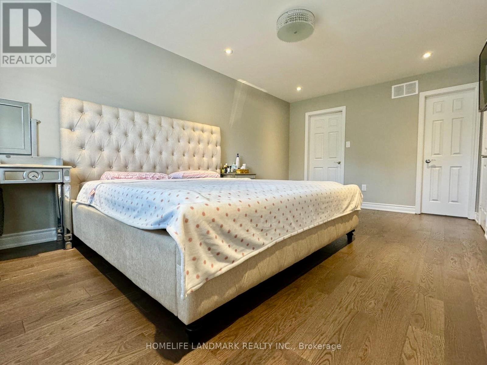 1160 Thoresby Drive, Oakville, Ontario  L6J 7M8 - Photo 19 - W13714844
