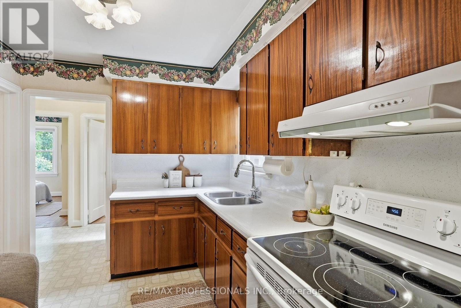 1 Bernice Avenue, Toronto, Ontario  M8Y 1Z5 - Photo 16 - W13714848