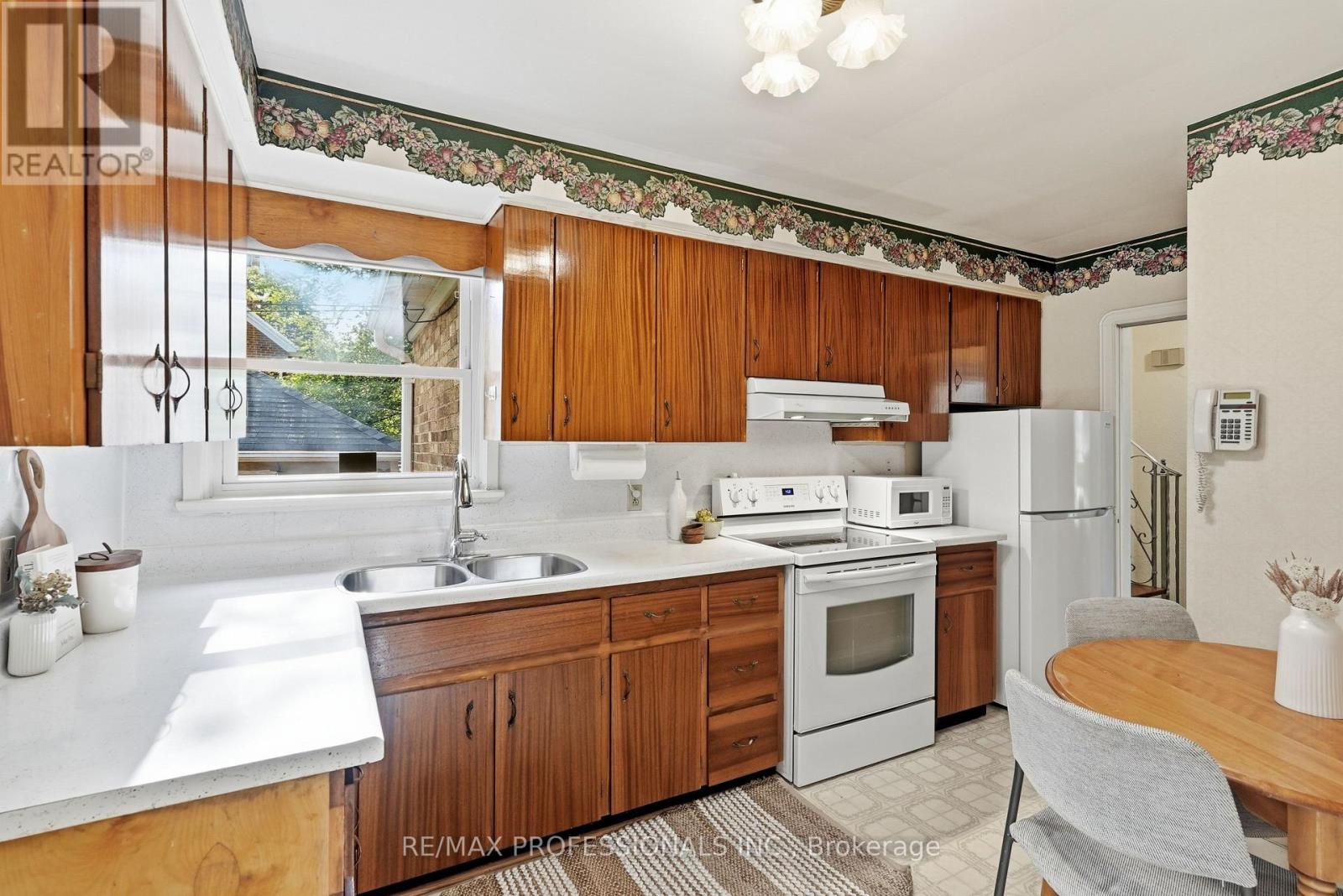 1 Bernice Avenue, Toronto, Ontario  M8Y 1Z5 - Photo 19 - W13714848