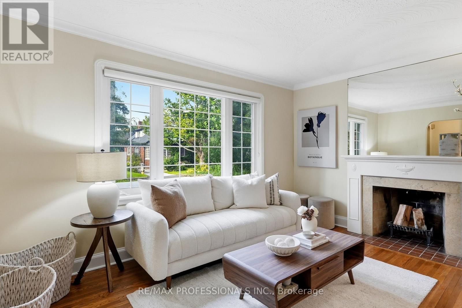 1 Bernice Avenue, Toronto, Ontario  M8Y 1Z5 - Photo 8 - W13714848