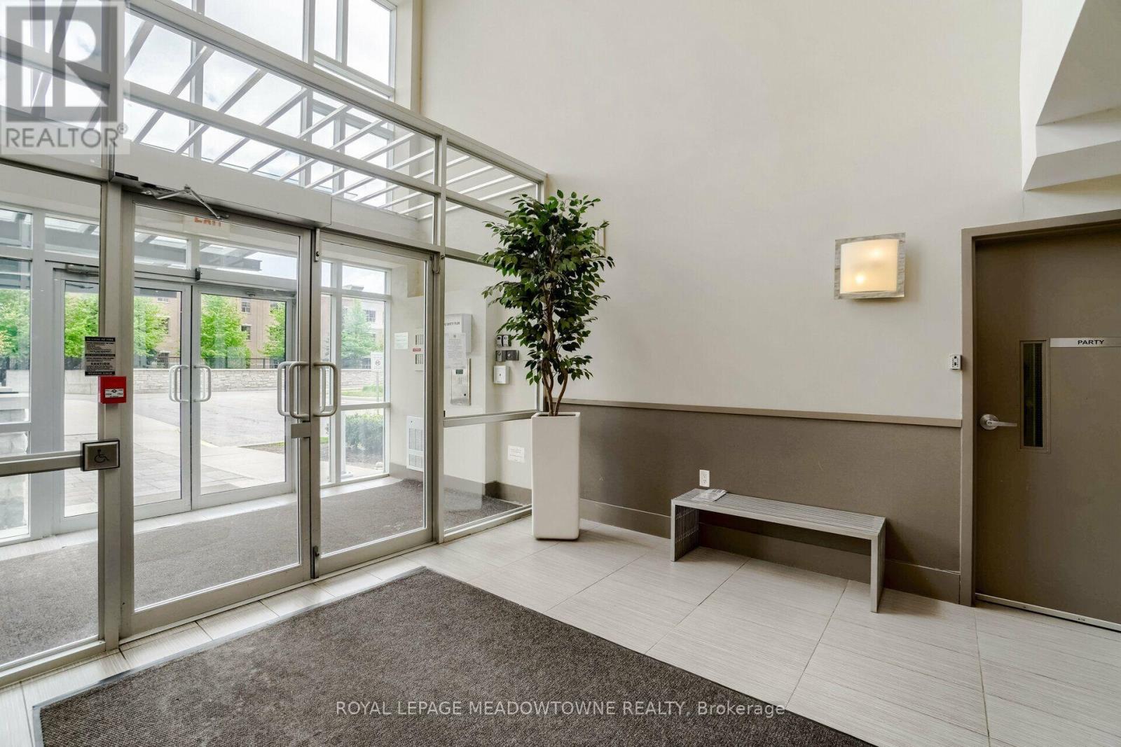 119 - 570 Lolita Gardens, Mississauga, Ontario  L5A 0A1 - Photo 5 - W13714850