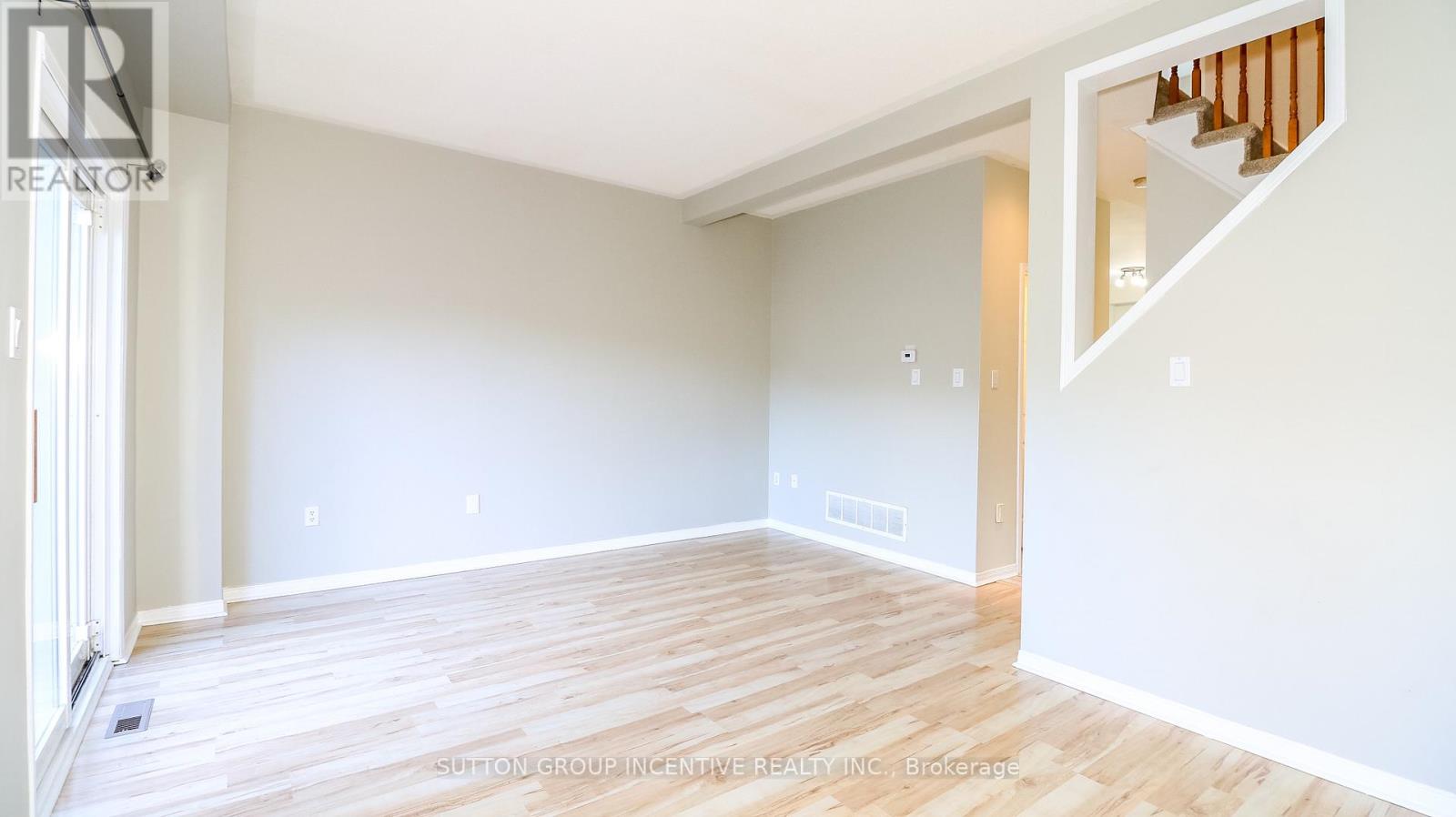 15 Bruce Crescent, Barrie, Ontario  L4N 8T8 - Photo 13 - S13701188