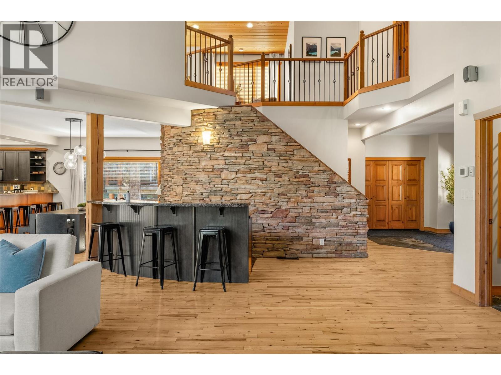 1802 Greywolf Drive, Panorama, British Columbia  V0A 1T0 - Photo 8 - 10396017